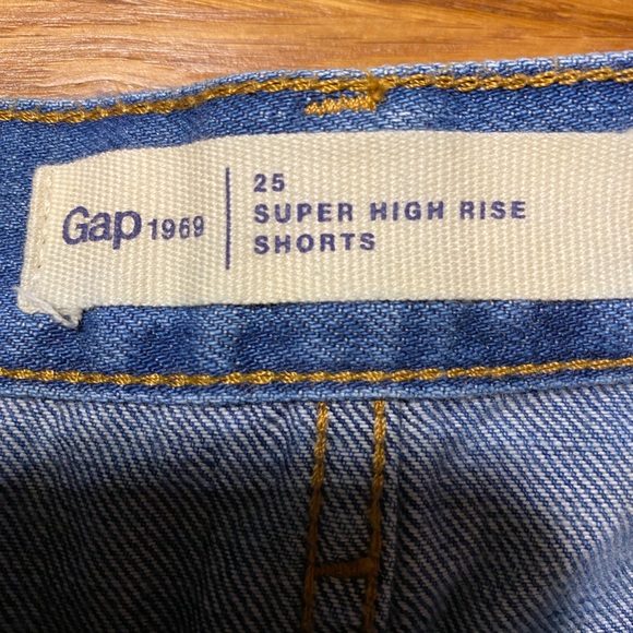 GAP super high rise shorts - Picture 5 of 8